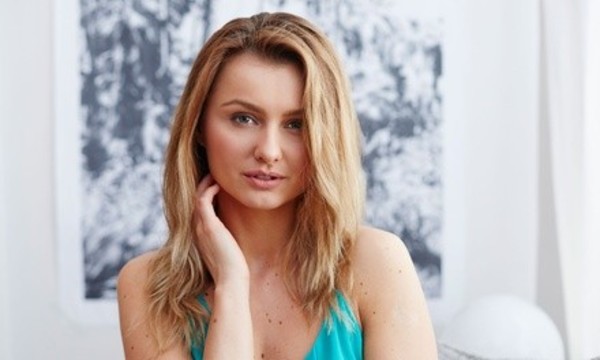 Hair Services at Flora' Renee Beauty Bar (Up to 45% Off). Two Options Available.