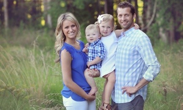 Indoor or Outdoor Photoshoot for Up to Four with Images at Lundie's Photography (Up to 54% Off)