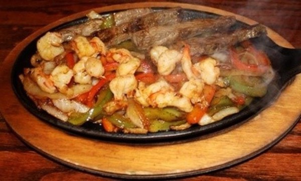Deal for Los Mariachis