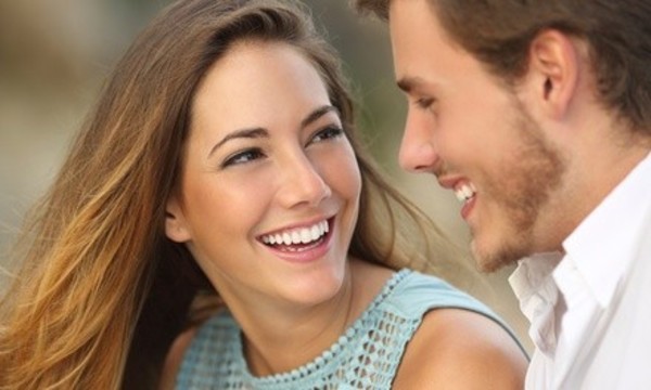 $35 for LED Teeth Whitening at Rockstar Tans ($69 Value)