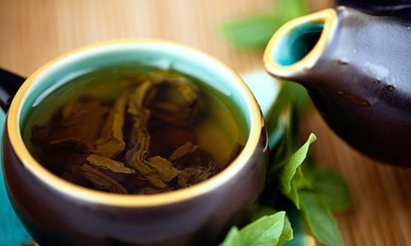14- or 28-Day Detox Tea Program or 60 g. Matcha Green Tea at Teaglad (63% Off) 