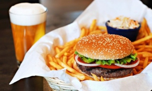 $10 for $20 Worth of Burgers, Flatbreads, and Steak at The Union