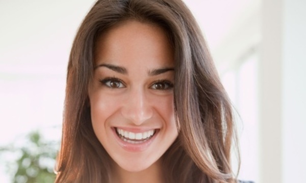 Haircut with Optional Color or Partial or Full Highlights at Salon de Vive (Up to 53% Off)