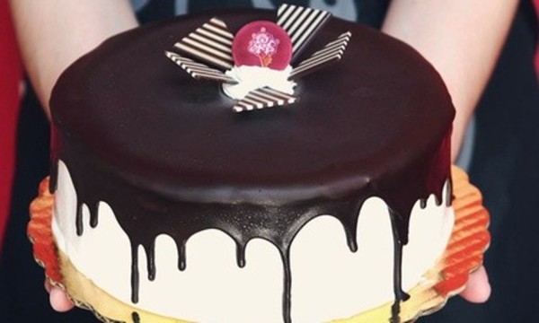 Any Small 6-Inch Cake at Cold Stone Creamery (Up to 29% Off). Three Locations Available.