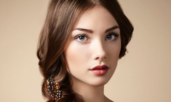 One Full Face, Two, or Four Threading Sessions for Upper Lip and Eyebrow at Ana Threading (Up to 64% Off)