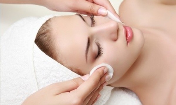 One Facial or One Chemical Peel at Beverly Hills Day Spa (50% Off)