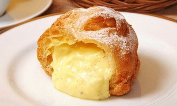 $7 for $10 Worth of Cream Puffs at Beard Papa's