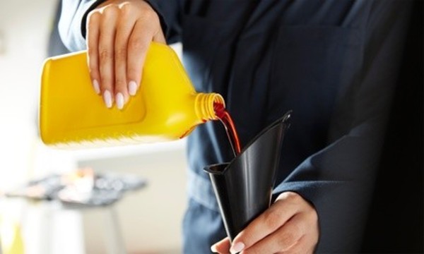Conventional, Synthetic, or Semi-Synthetic Oil Changes at Kwik Kar (Up to 35% Off) 