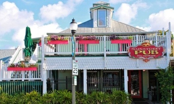Pub Food and Drinks at Mainstreet Pub (Up to 46% Off). Two Options Available.
