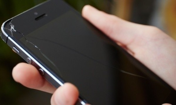 iPhone and iPad Screen Repairs at Refurb Kings (Up to 81% Off). Twelve Options Available. 