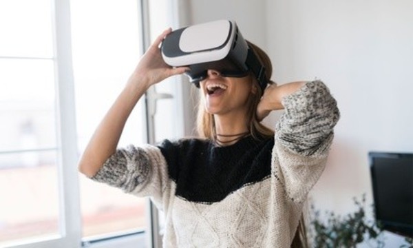 One or Two VR Game Bays for One-Hour at Infinite Loop VR (Up to 34% Off)