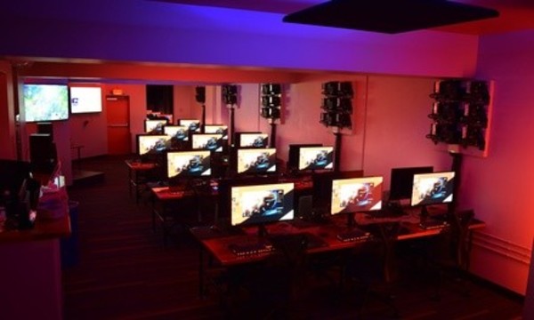 Deal for Left Click Lounge