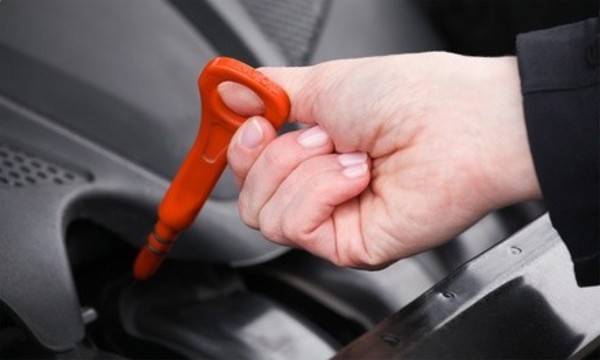 $25 for One Conventional Oil Change (Up to Five Quarts of Regular Pennzoil Oil) at Kwik Kar ($40 Value)