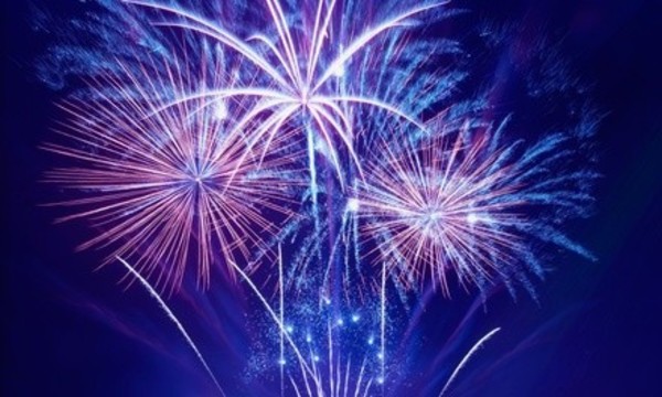 One 500-Gram Repeater or One Battle of Yorktown Assortment from Phantom Fireworks (Up to 65% Off)