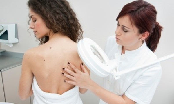 Skin Tag Removal, or 30-Minute Session of Skin Tag Removal at The Glo Room (Up to 51% Off)