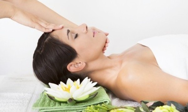 Anti-Aging Detoxifying Facial or Anti-Aging or Acne Facial with Peel at The Alchemy of Beauty (Up to 51% Off) 