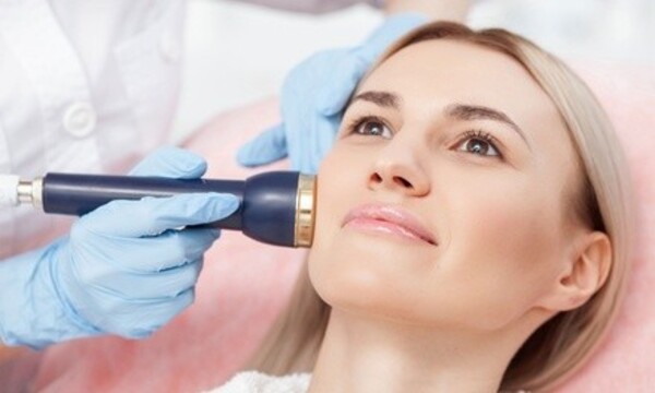 Six Ultrasonic Cavitation Fat-Reduction Treatments at Dermaluxe Laser Spa (Up to 81% Off)