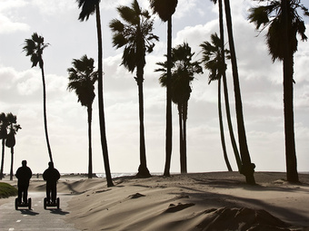 Up to 62% Off on Salon - Hair Color / Highlights - Roots at Dolce Cabello