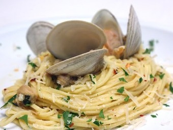 $14 for a Large Pizza with One Appetizer and Two Drinks for Two at Straw Hat Pizza (Up to $29.86 Value)