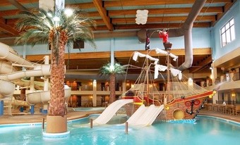 Stay with Dining Credit at Ramada Tropics Resort/Conference Center Des Moines, IA. Dates into May.   