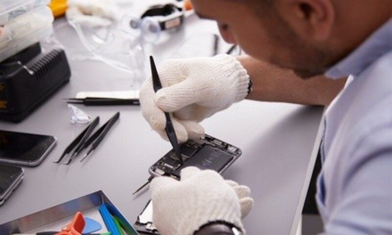 iPhone LCD Repair at CellularCurrency (Up to 41% Off). Three Options Available. 