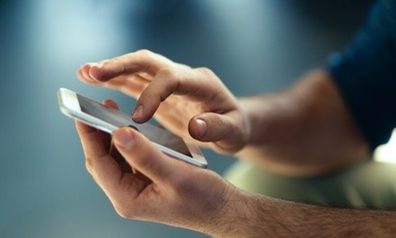 iPhone LCD and Glass Repair or iPad Glass-Only Repair at Cell Phone Resurrection (Up to 62% Off)