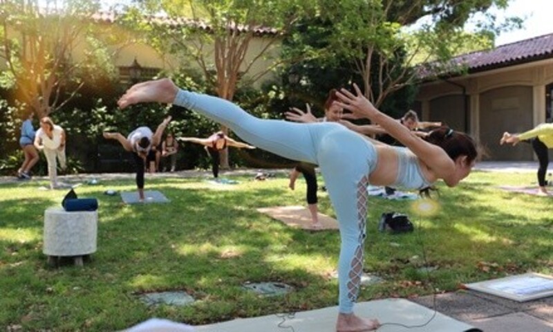 Up to 80% Off on Outdoor Yoga and Virtual Yoga Membership at Jiaren Yoga Studio