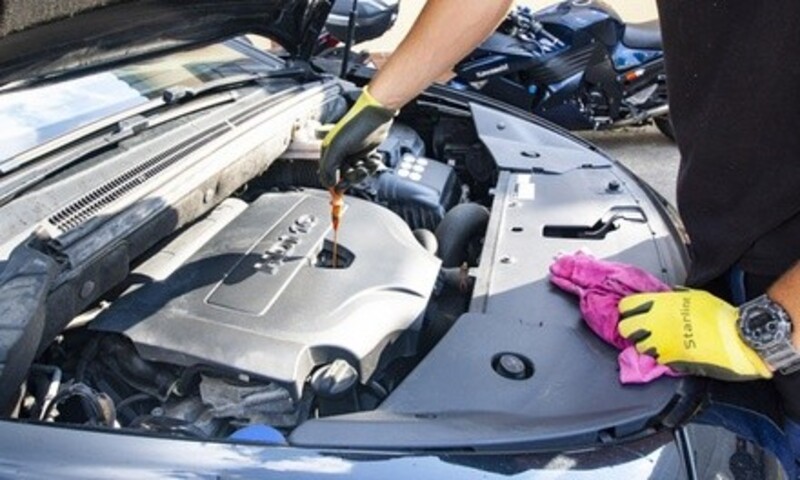 Up to 59% Off on Automotive Oil Change at Roberts Complete Automotive