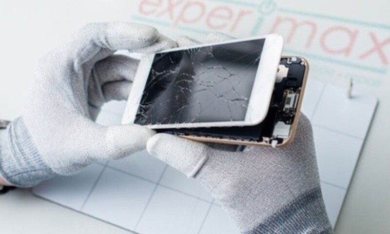 iPhone or iPad Repair and Battery Replacement Services at Experimax (Up to 21% Off). 14 Options Available.