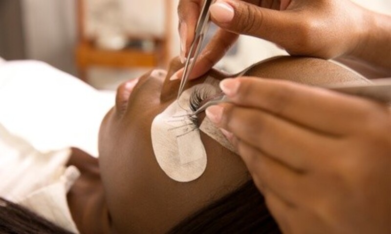 Full Set of Natural Mink or 3D Cashmere Eyelash Extensions at Eyelash Station (Up to 51% Off)