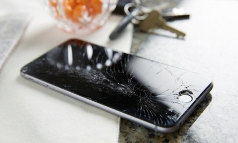 Full Screen Repair at CellDoc (Up to 54% Off). 10 Options Available.