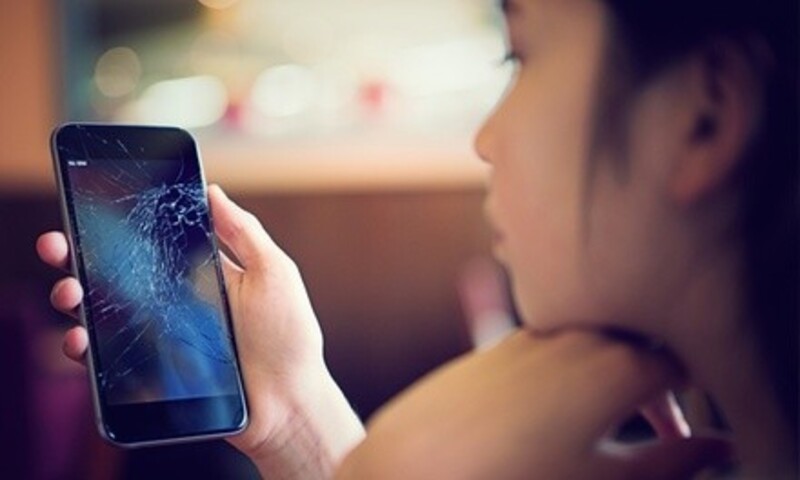 iPhone Screen Repairs at Mobile Comm (Up to 33% Off). Nine Options Available.