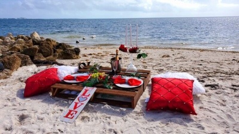 Up to 40% Off on Online Event Planner at Surprise Balloons 305