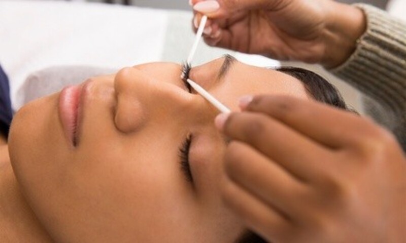 Up to 54% Off on Eyelash Extensions at LashCo.Co