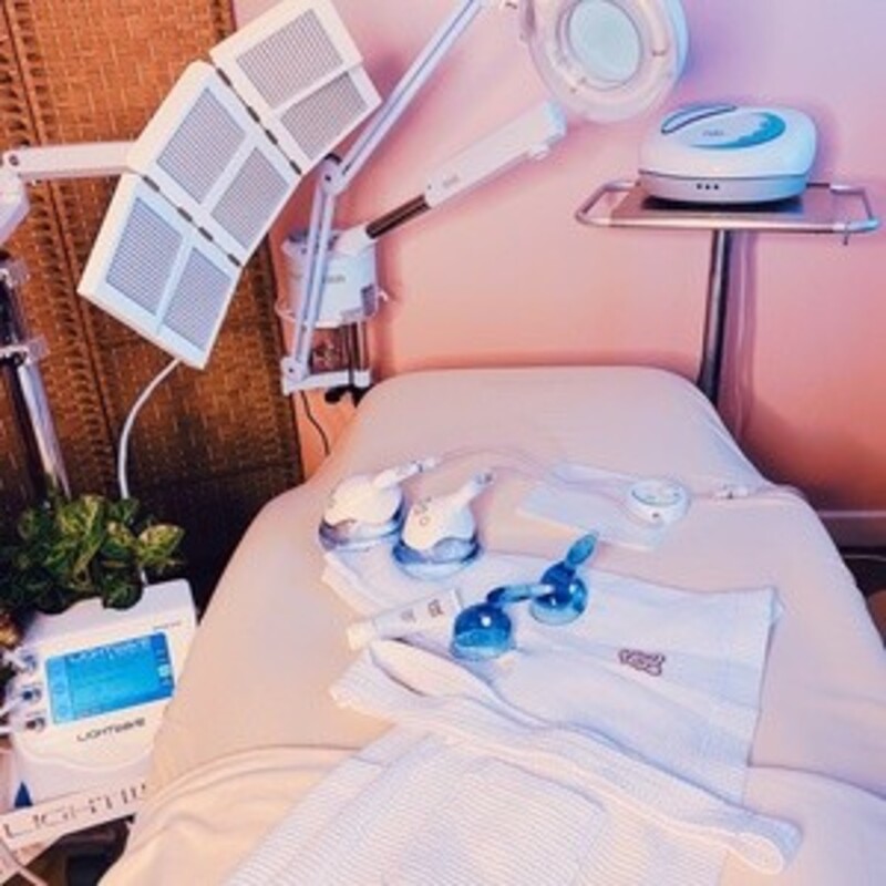 Up to 24% Off on Facial at Fond&Faye