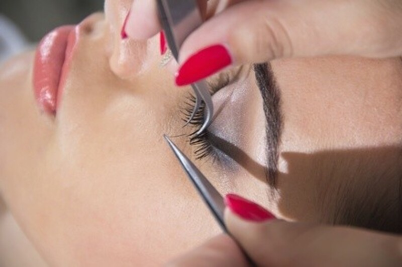 Up to 52% Off on Eyelash Extensions at The Babe Cave