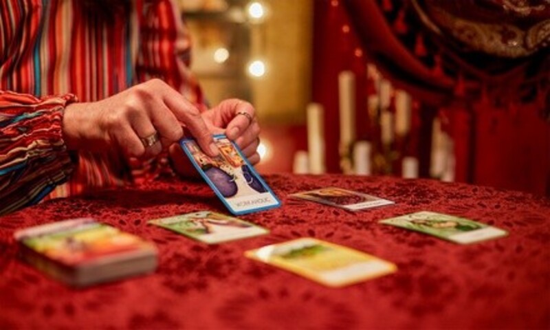 30-, 60-, or 90-Minute Tarot Card Reading at DeeVine Healing (Up to 31% Off)