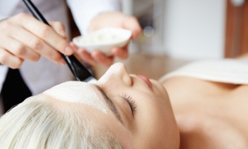 Up to 67% Off on Moisturizing Facial at Beauty2b